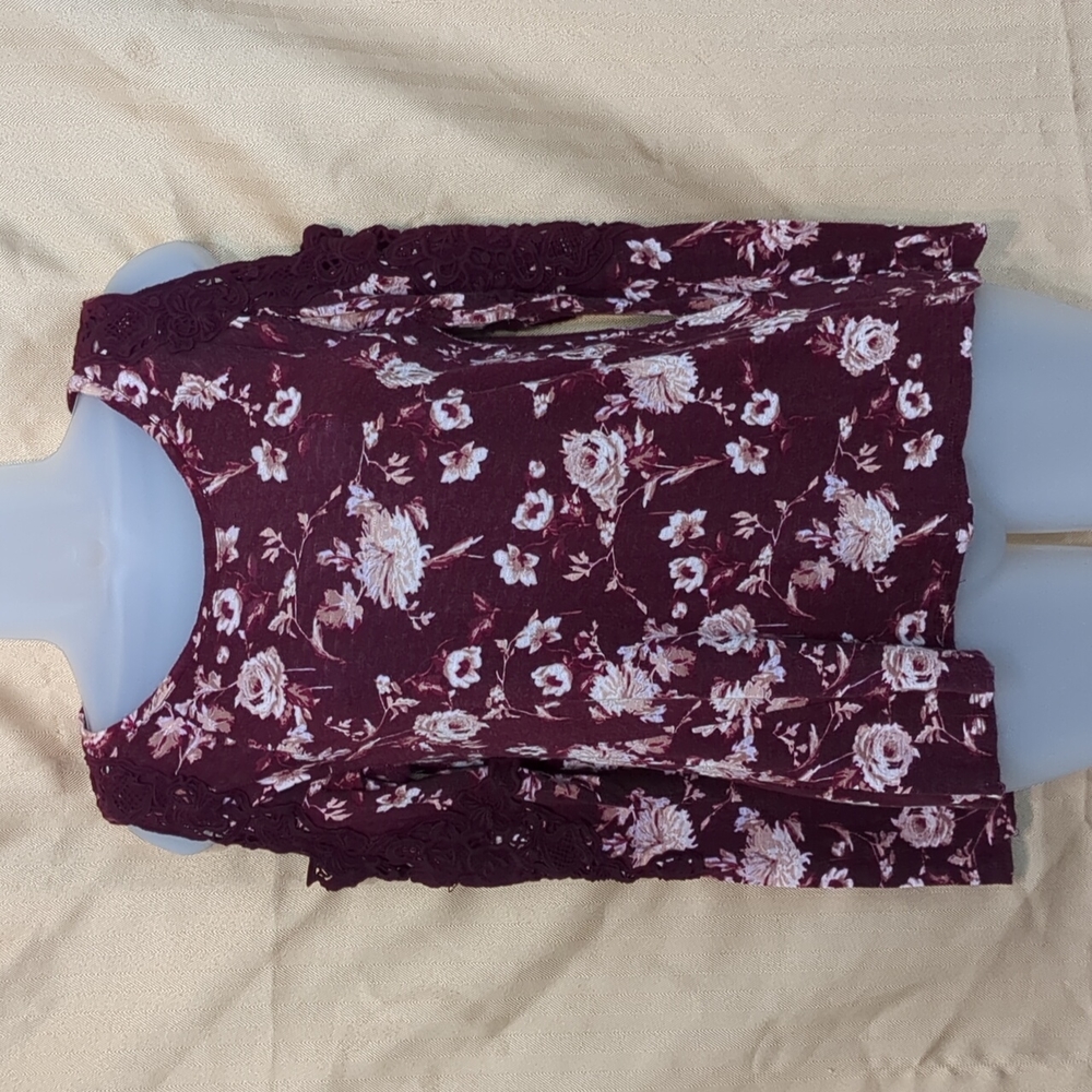 Day trip. Cold shoulder top